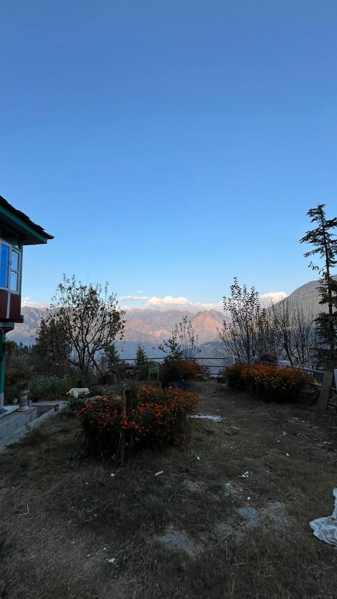 ホテル Mountain Eyrie Banjār エクステリア 写真