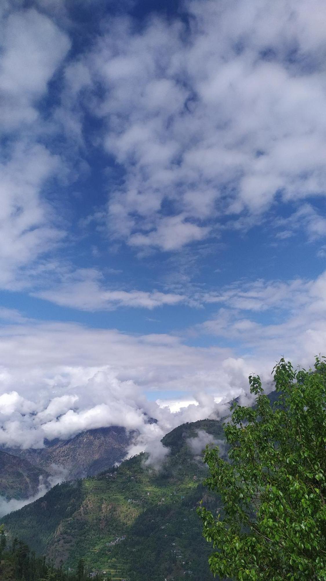 ホテル Mountain Eyrie Banjār エクステリア 写真